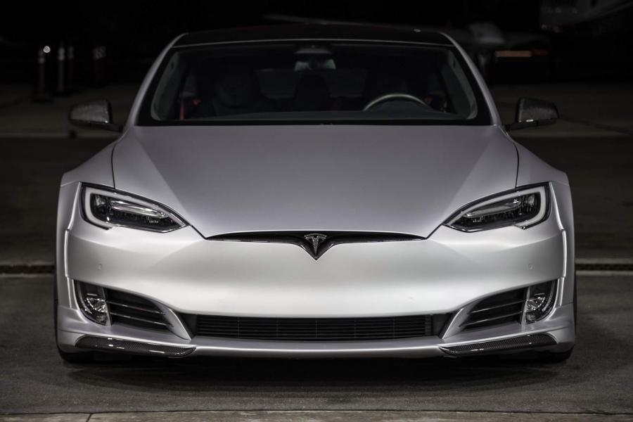  Tesla Model S P100D by Unplugged Performance 2018 года  (фото 20 из 20)